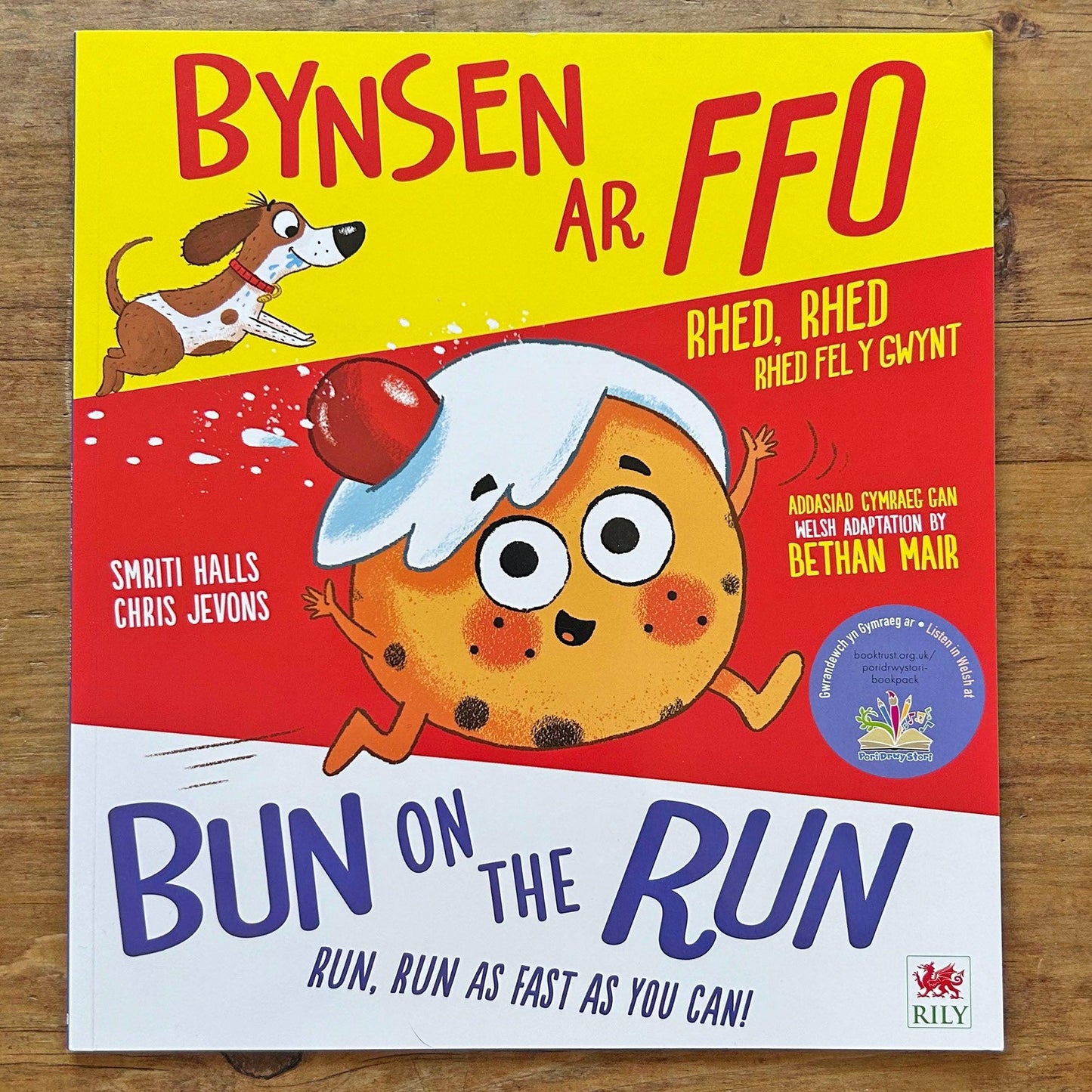 Bynsen ar Ffo / Bun on the Run (Preloved / Like New)