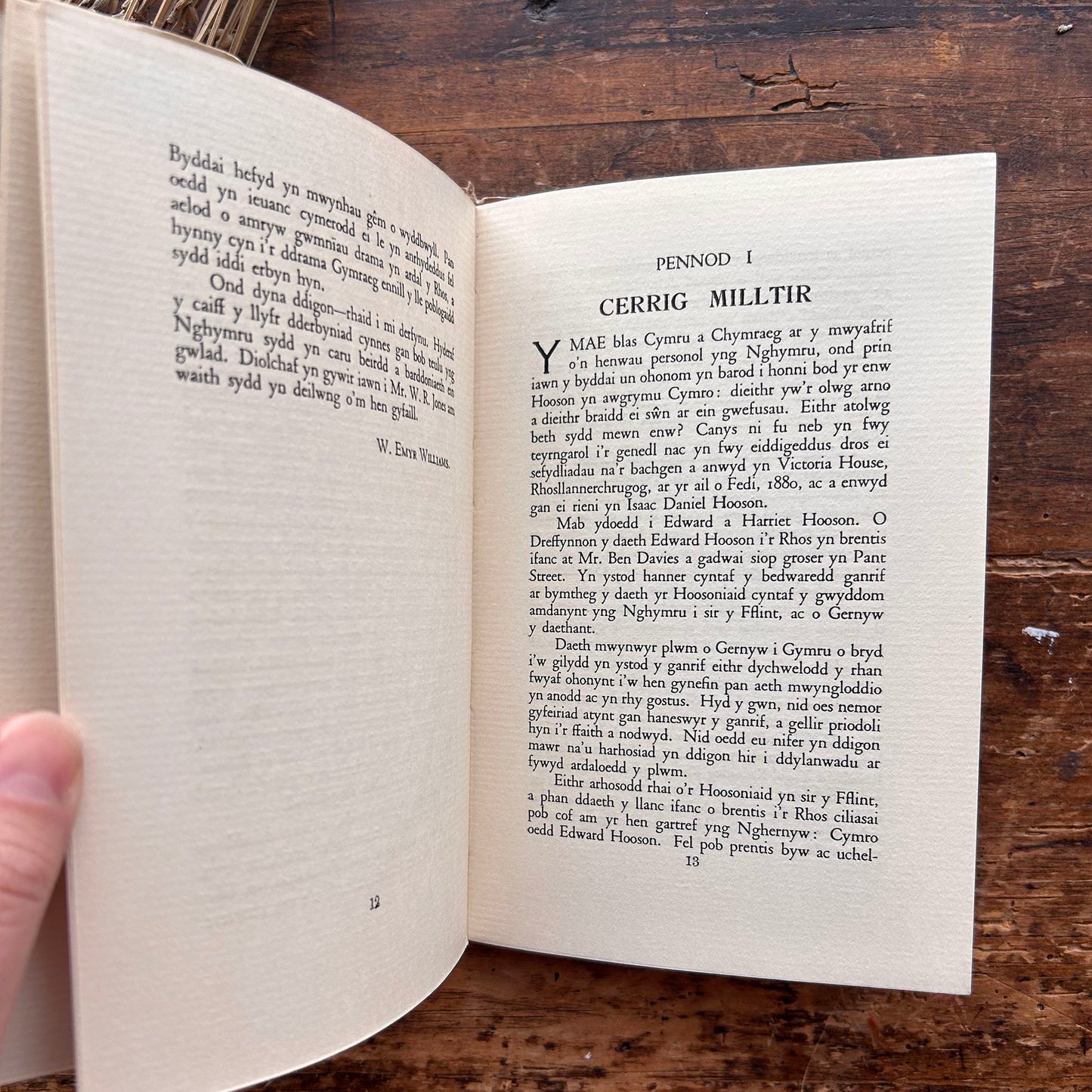 Bywyd a Gwaith I. D Hooson - W. R. Jones 1954 (Preloved)