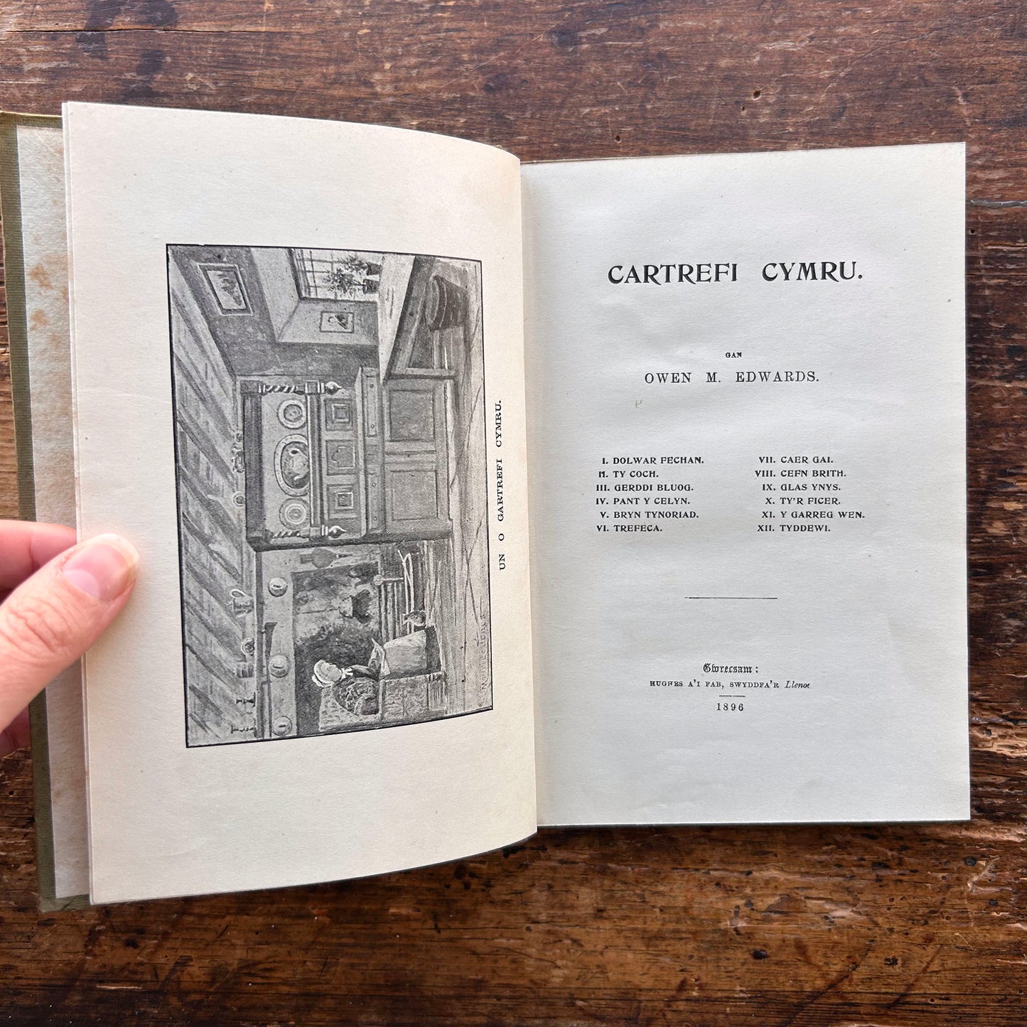 Cartrefi Cymru - Owen M. Edwards 1896 - 1st edition (Preloved)