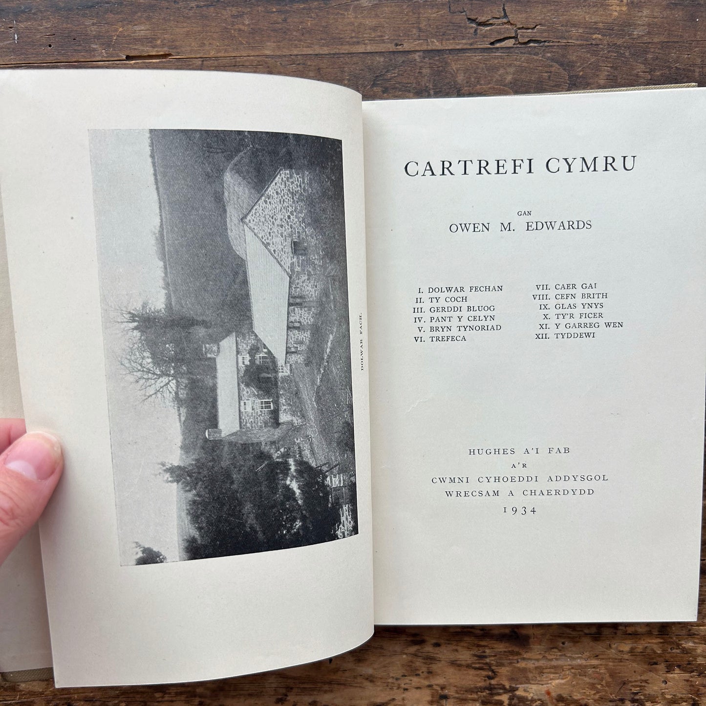 Cartrefi Cymru - Owen M. Edwards 1934 (Preloved)
