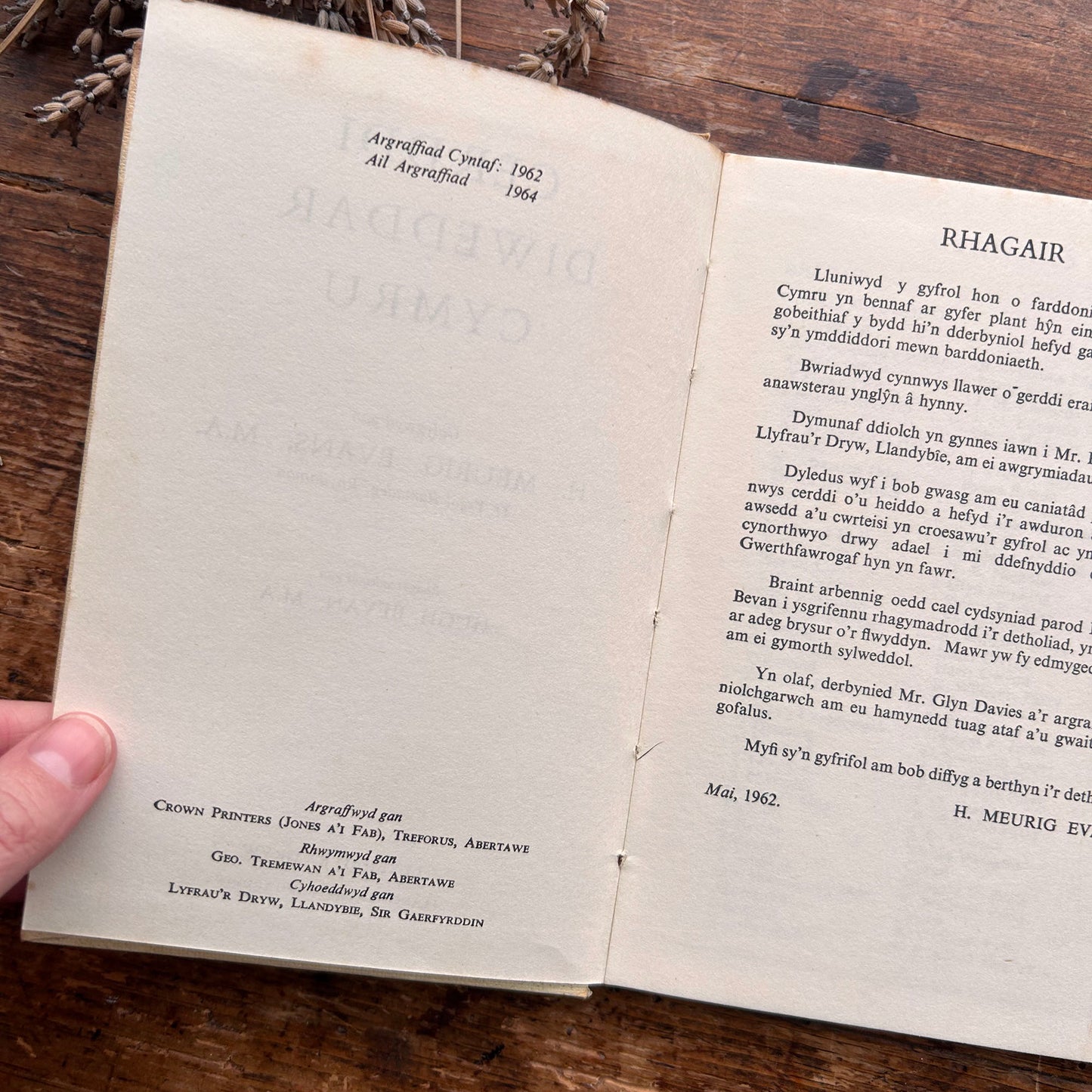 Cerddi Diweddar Cymru - H. Meurig Evans 1964 (Preloved)