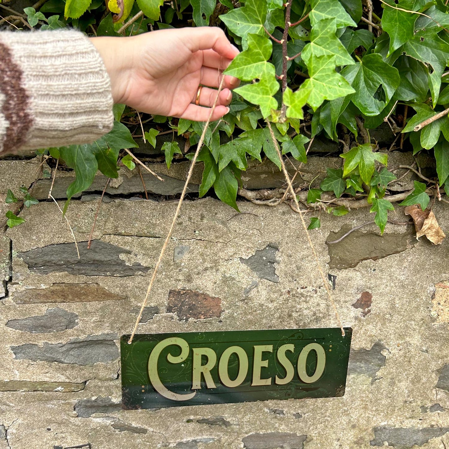 Metal Sign - Vintage Worn Look - Croeso / Welcome - Green