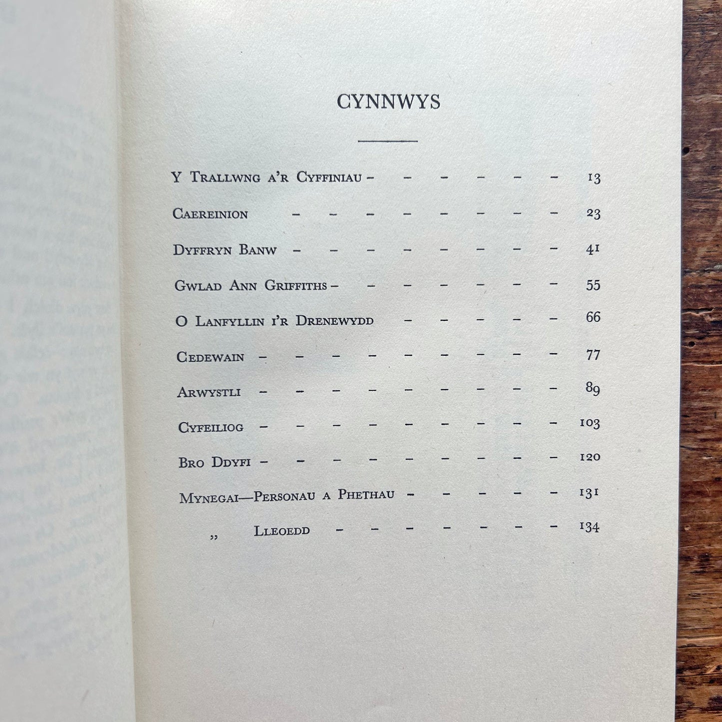 Crwydro Maldwyn - J. J. Ellis (Preloved)