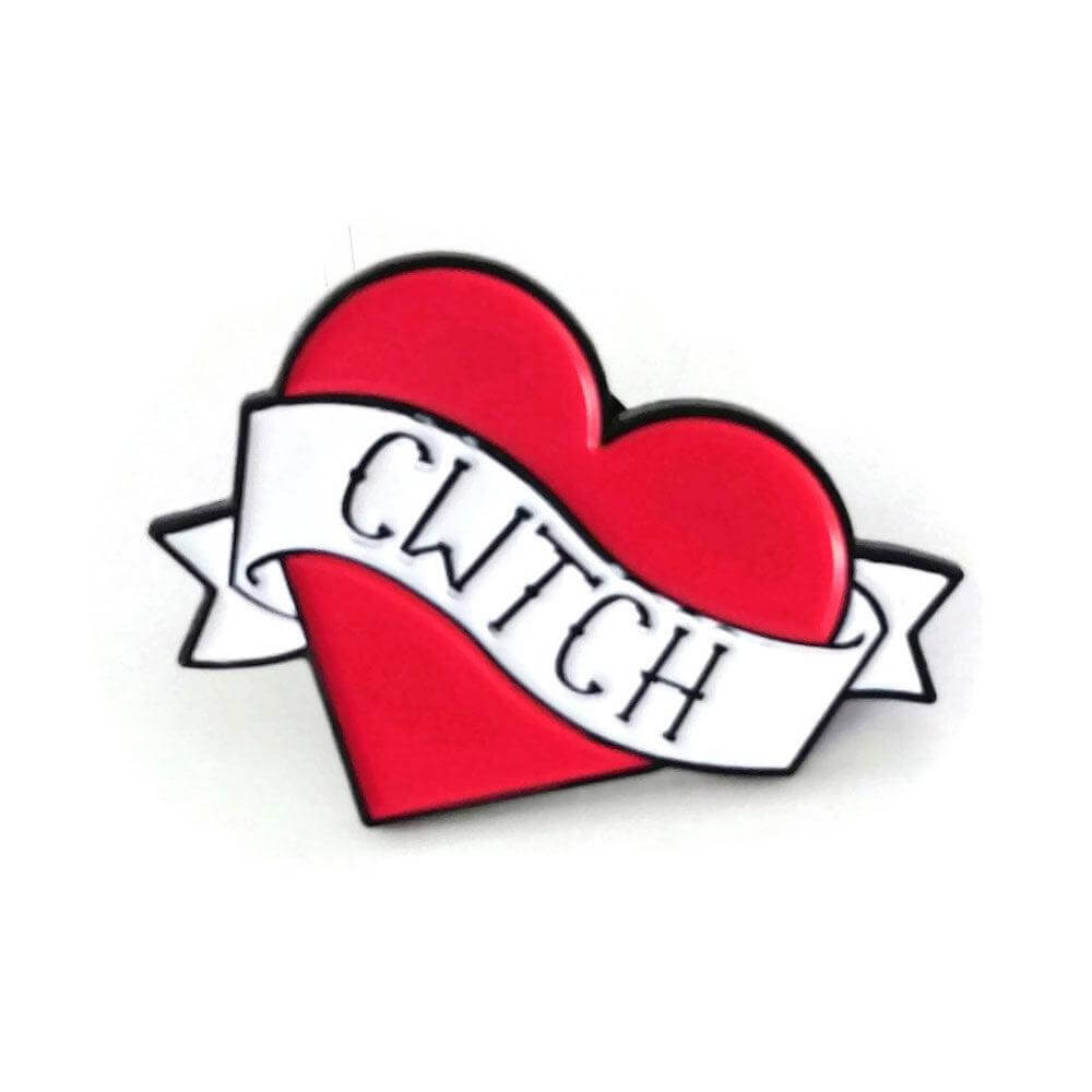 Brooch / Badge / Pin - Enamel - Heart - Cwtch / Cuddle