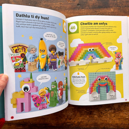 Cyfres Lego: Lego 100 Ffordd i Adeiladu Byd Gwell (Preloved)