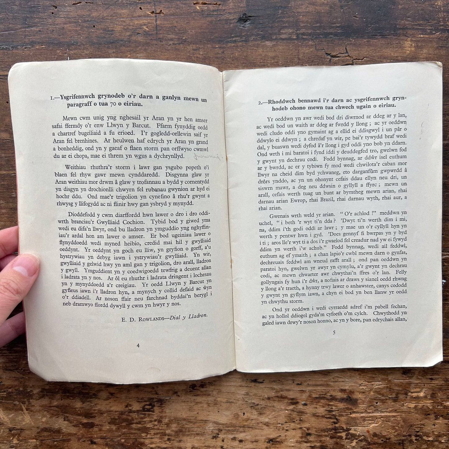 Darnau I'w Crynhoi - Cyfres Ymarferiadau Cymraeg IV - 1935 (Preloved)