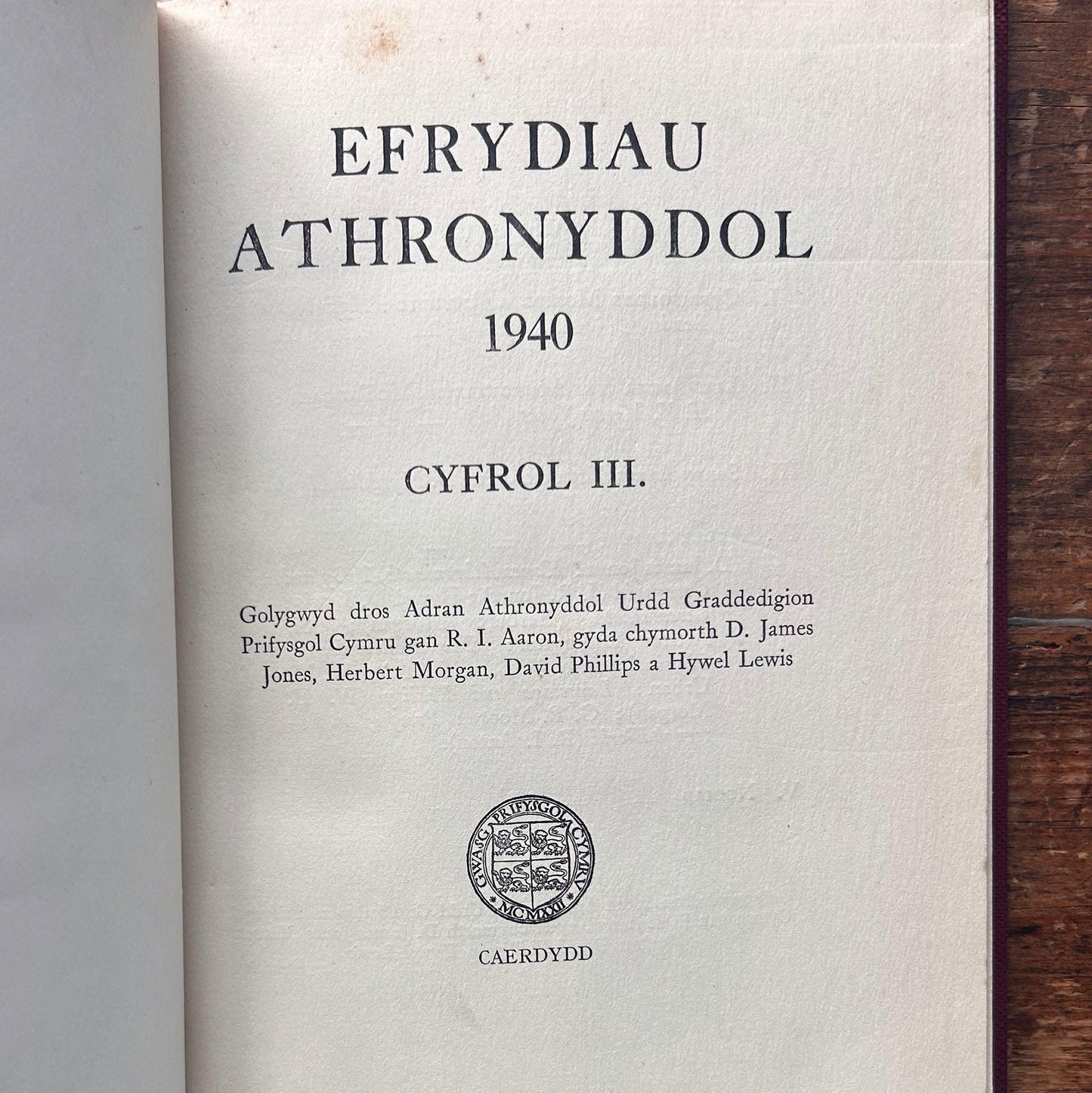 Efrydiau Athronyddol 1940 - Cyfrol III (Preloved)