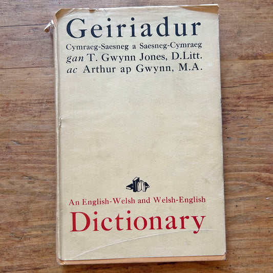 Geiriadur - Hen Geiriadur Saesneg Cymraeg - 1950 (Wedi'i Ail-law)