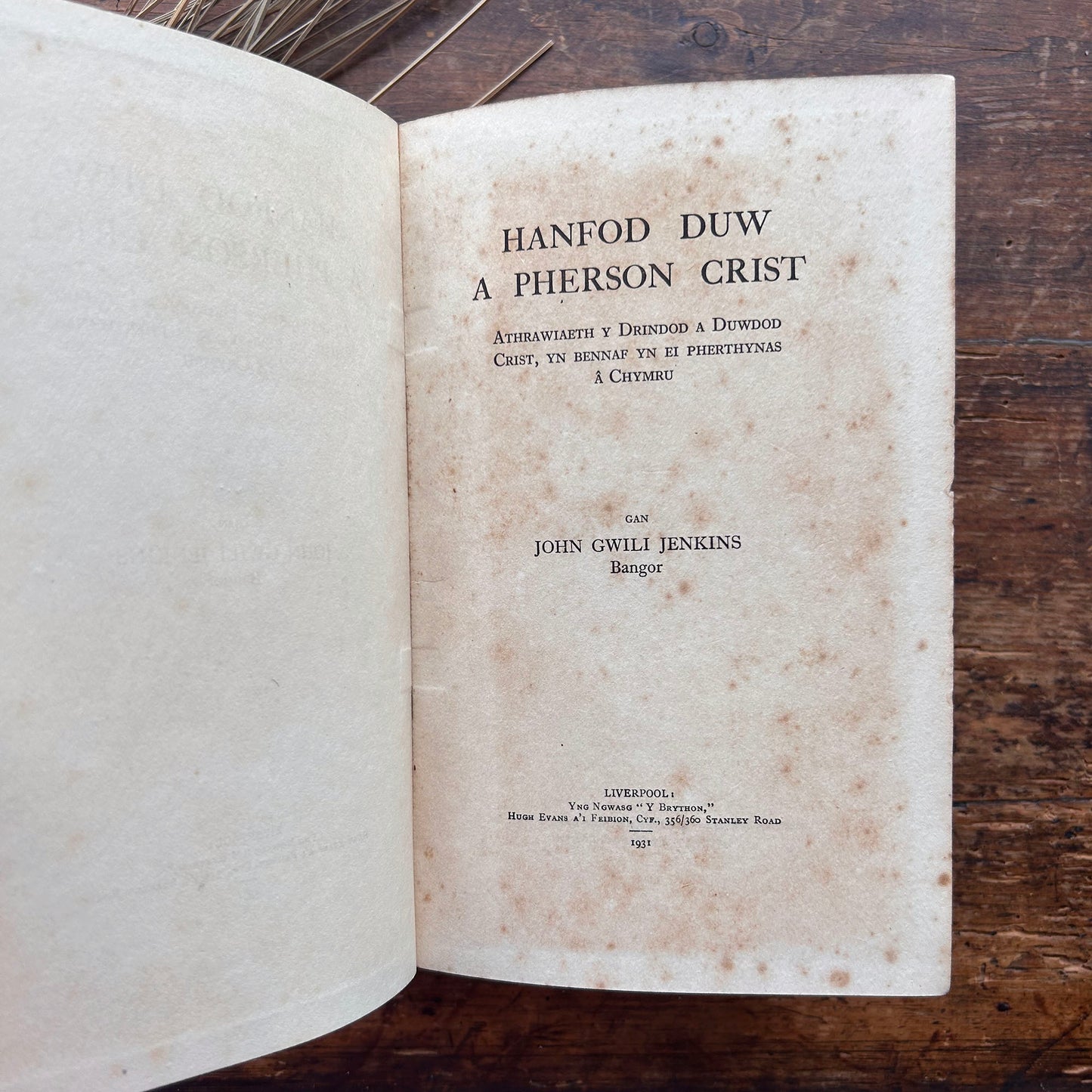 Hanfod Duw a Pherson Crist - John Gwili Jenkins 1931 (Preloved)