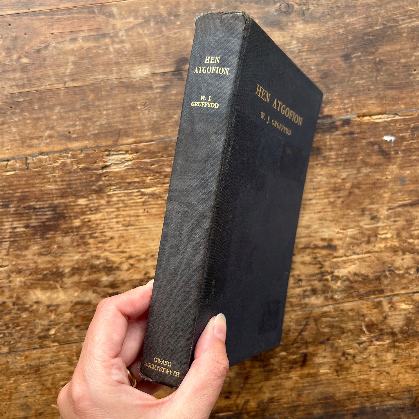 Y Tro Olaf: Ac Ysgrifau Eraill - WJ Gruffydd - 1939 (Preloved)