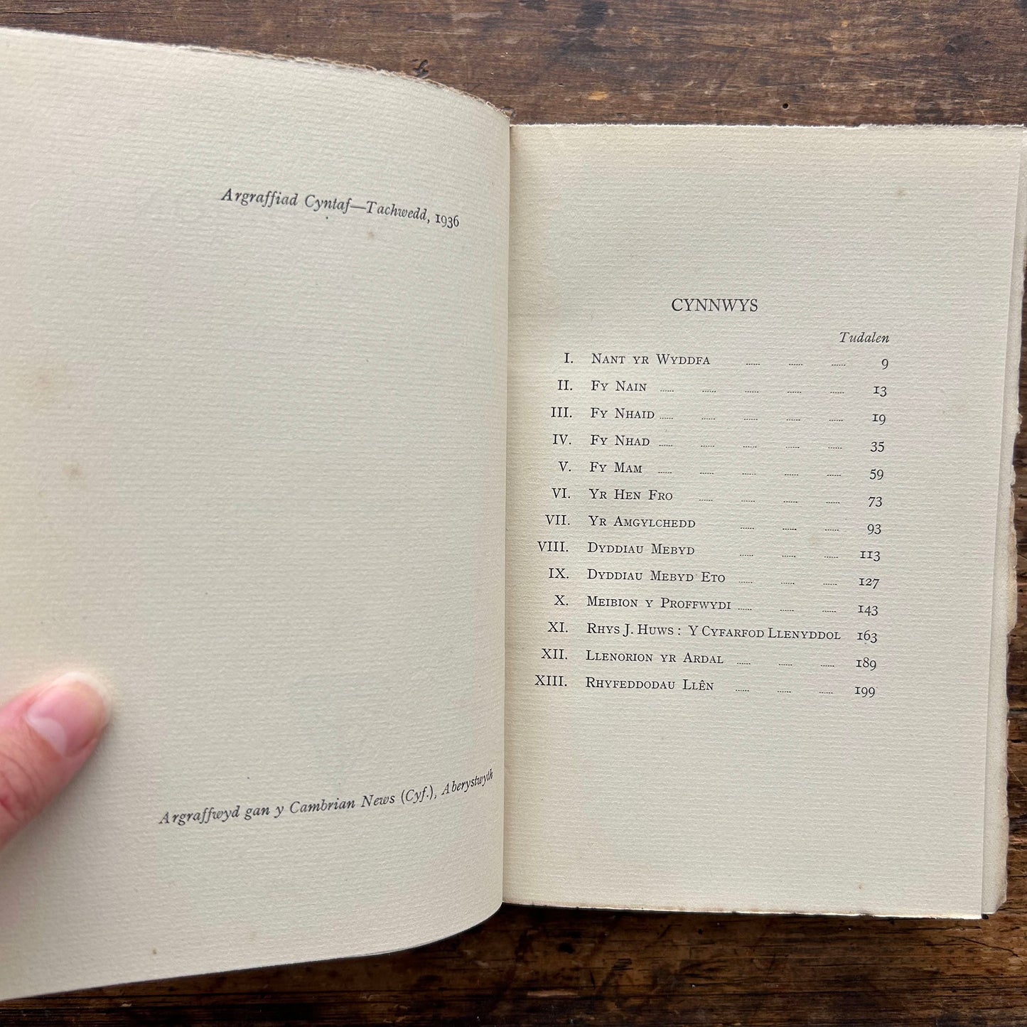 Y Tro Olaf: Ac Ysgrifau Eraill - WJ Gruffydd - 1939 (Preloved)