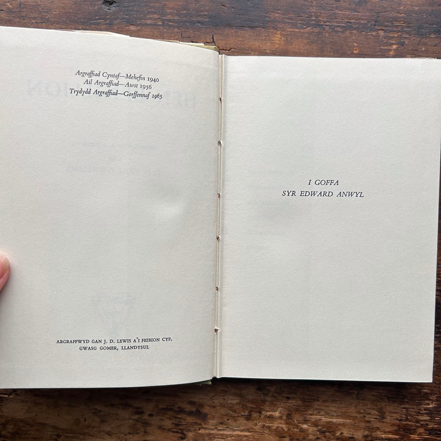 Hen Benillion - T.H. Parry Williams - Welsh Verses 1965 (Preloved)