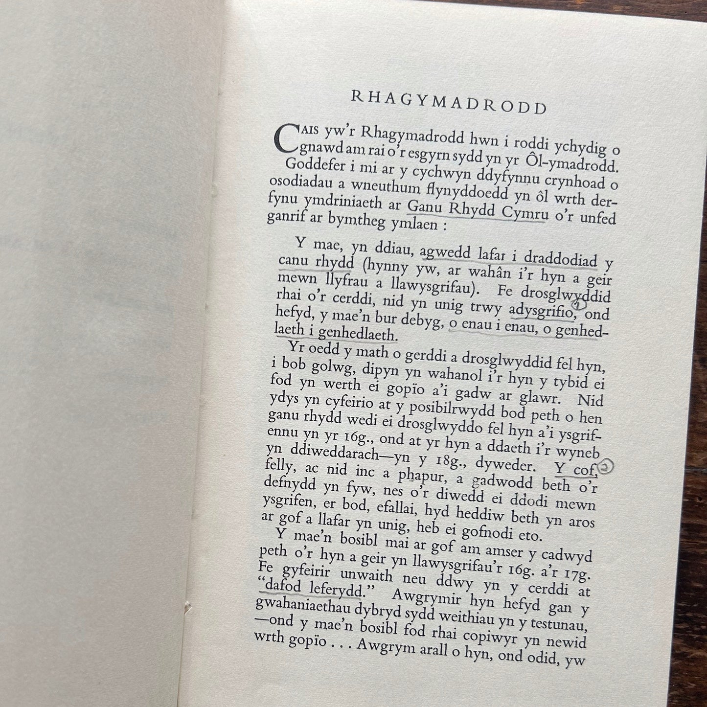 Hen Benillion - T.H. Parry Williams - Welsh Verses 1965 (Preloved)