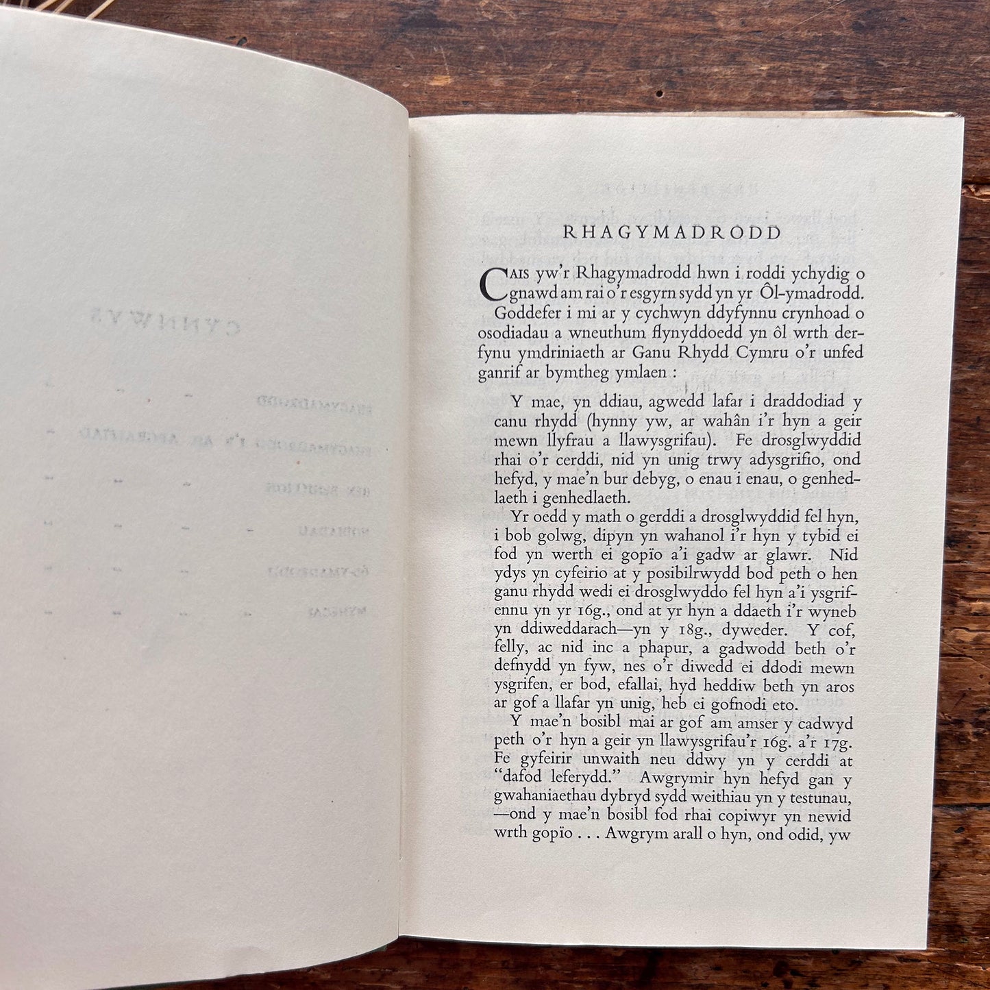 Hen Benillion - T.H. Parry Williams - Welsh Verses 1956 (Preloved)