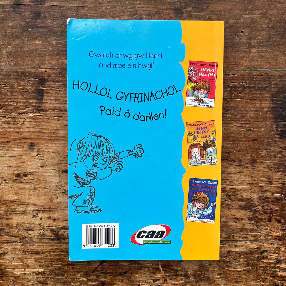 Henri Helynt a'r Clwb Dirgel - Horrid Henry (Preloved)
