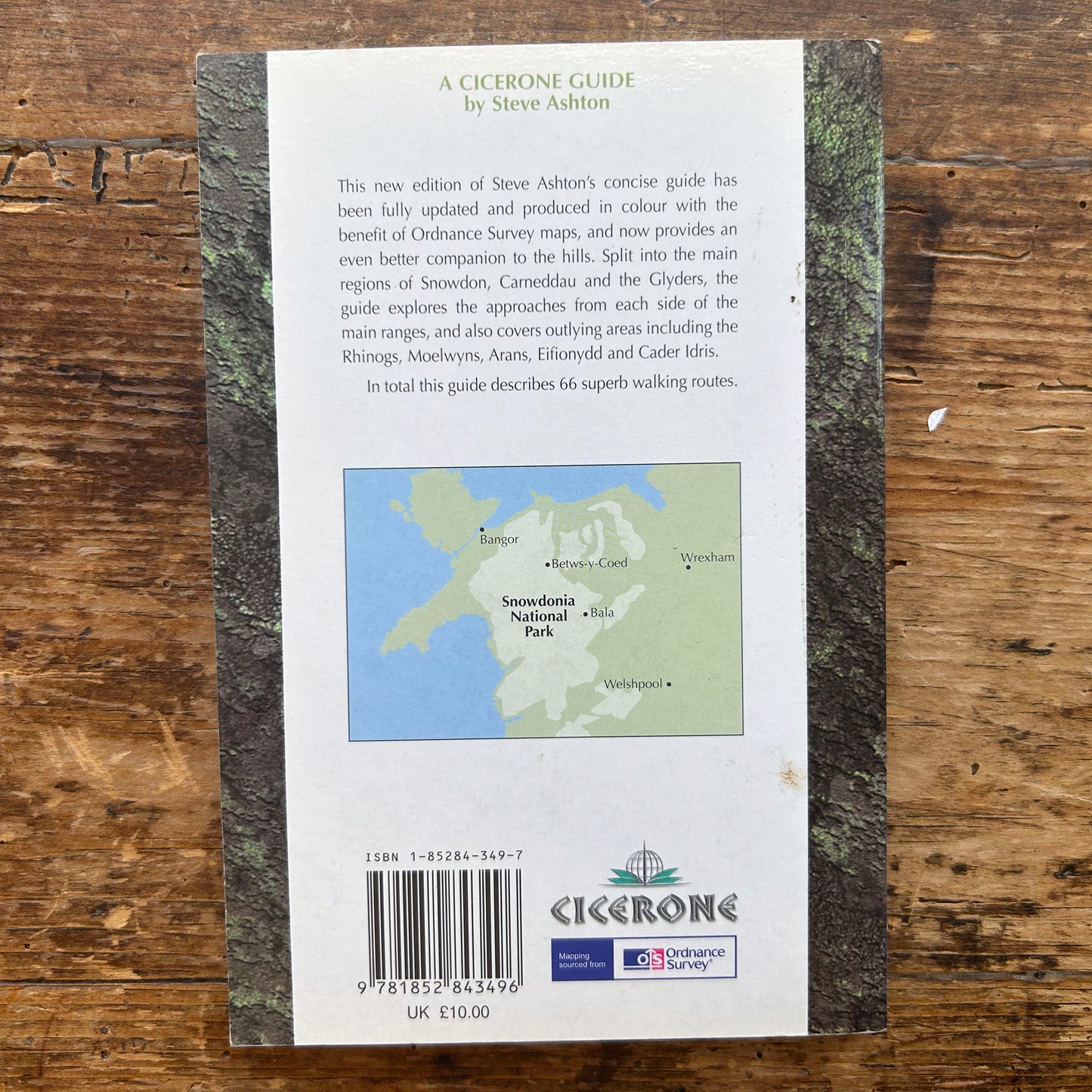 Hillwalking in Snowdonia - Cicerone Guide - Steve Ashton - 2002 (Preloved)
