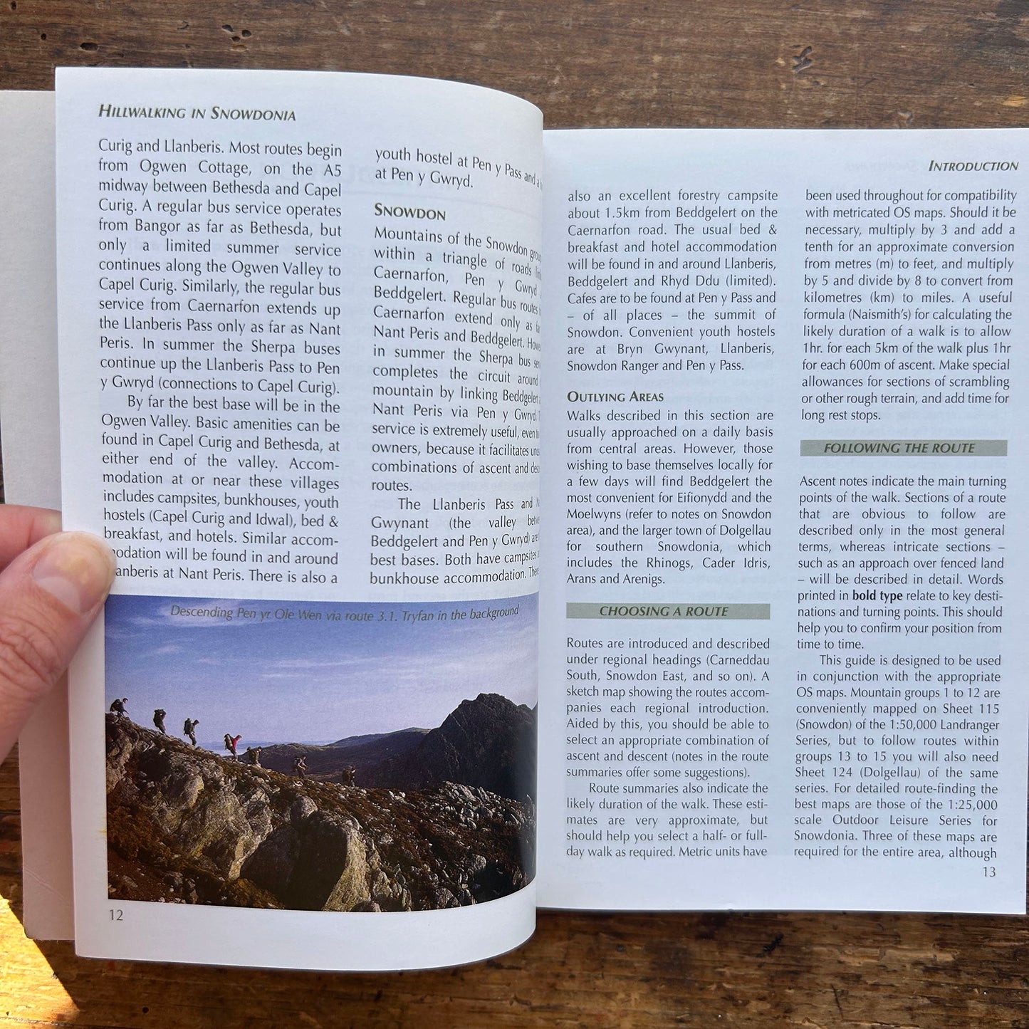 Hillwalking in Snowdonia - Cicerone Guide - Steve Ashton - 2002 (Preloved)
