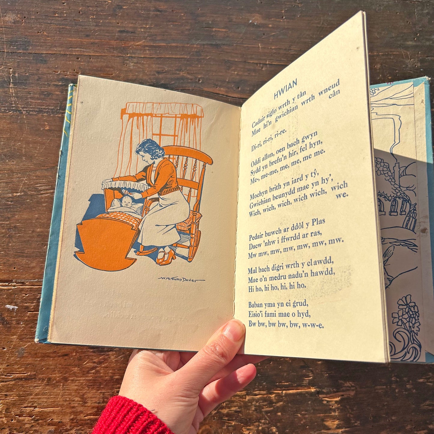 Hosan Nadolig - Nellie Harries-Jones - Vintage Welsh Book (Preloved)