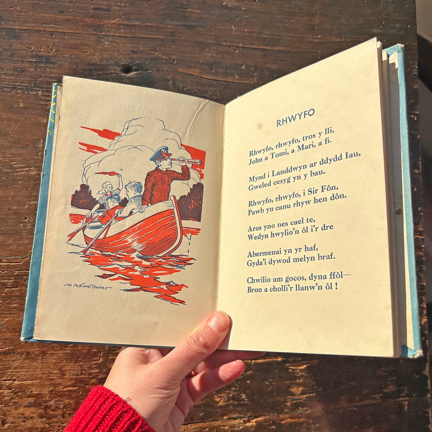 Hosan Nadolig - Nellie Harries-Jones - Vintage Welsh Book (Preloved)