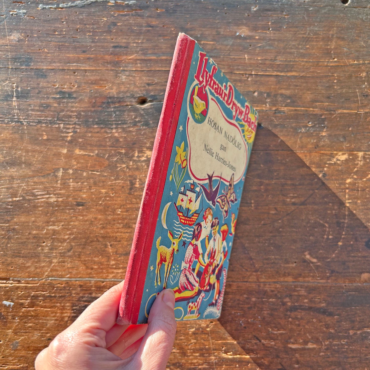 Hosan Nadolig - Nellie Harries-Jones - Vintage Welsh Book (Preloved)