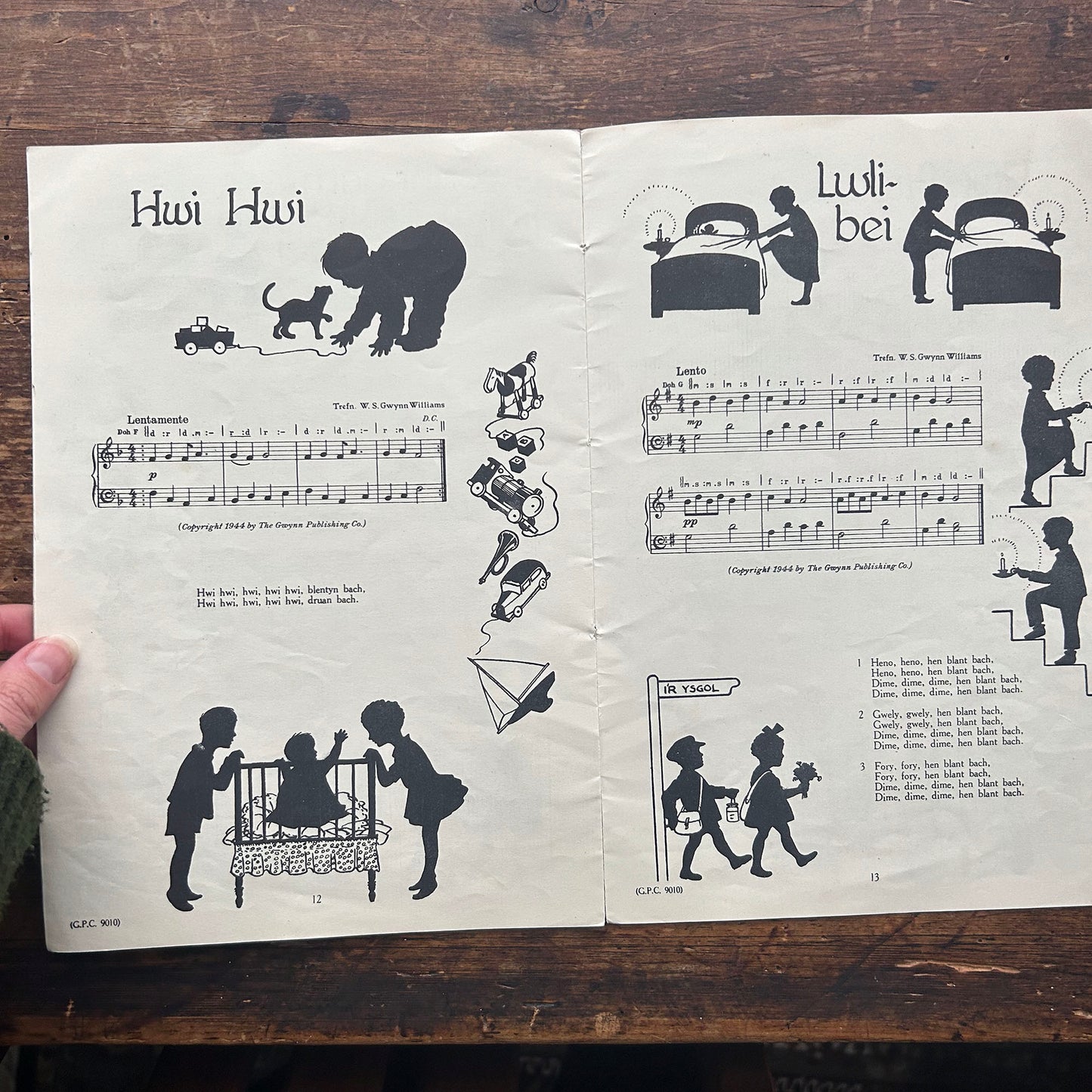 Hwiangerddi Cymru / Welsh Nursery Songs - 1944 (Preloved)