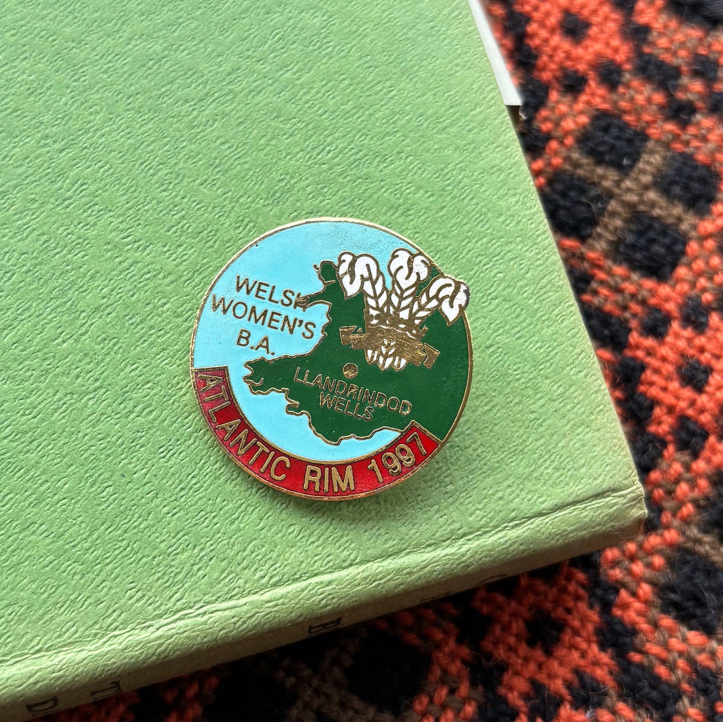 Pin Lapel / Bathodyn - Vintage - Fleur de Lis - WPCBA (Preloved)