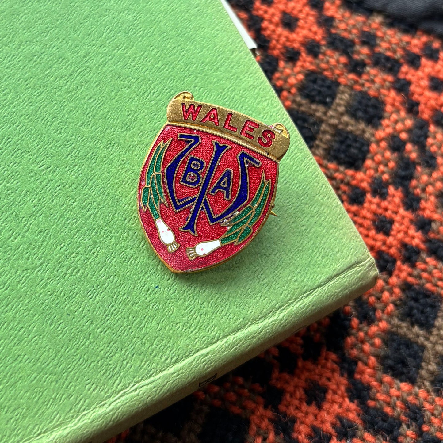 Pin Lapel / Bathodyn - Vintage - Fleur de Lis - WPCBA (Preloved)