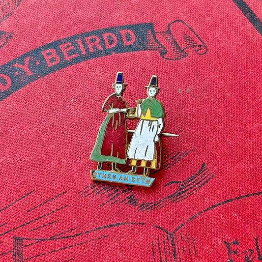 Bathodyn Pin Lapel / Broetsh - Hen Ffasiwn - Merched Cymru - Cymru Am Byth (Wedi'i Ail-law)
