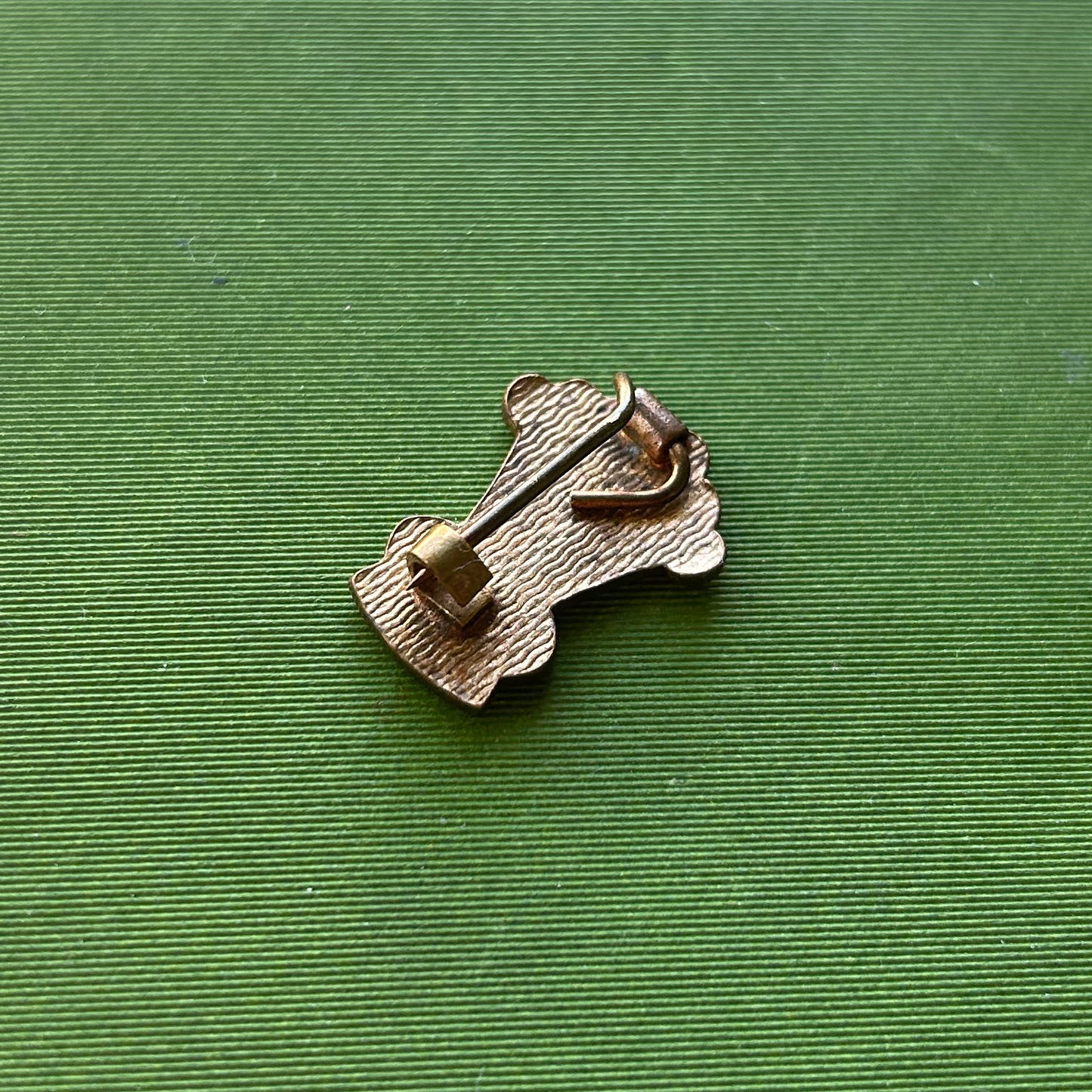 Pin Lapel / Bathodyn - Hen Ffasiwn - Rygbi Cymru (Wedi'i Ail-law)