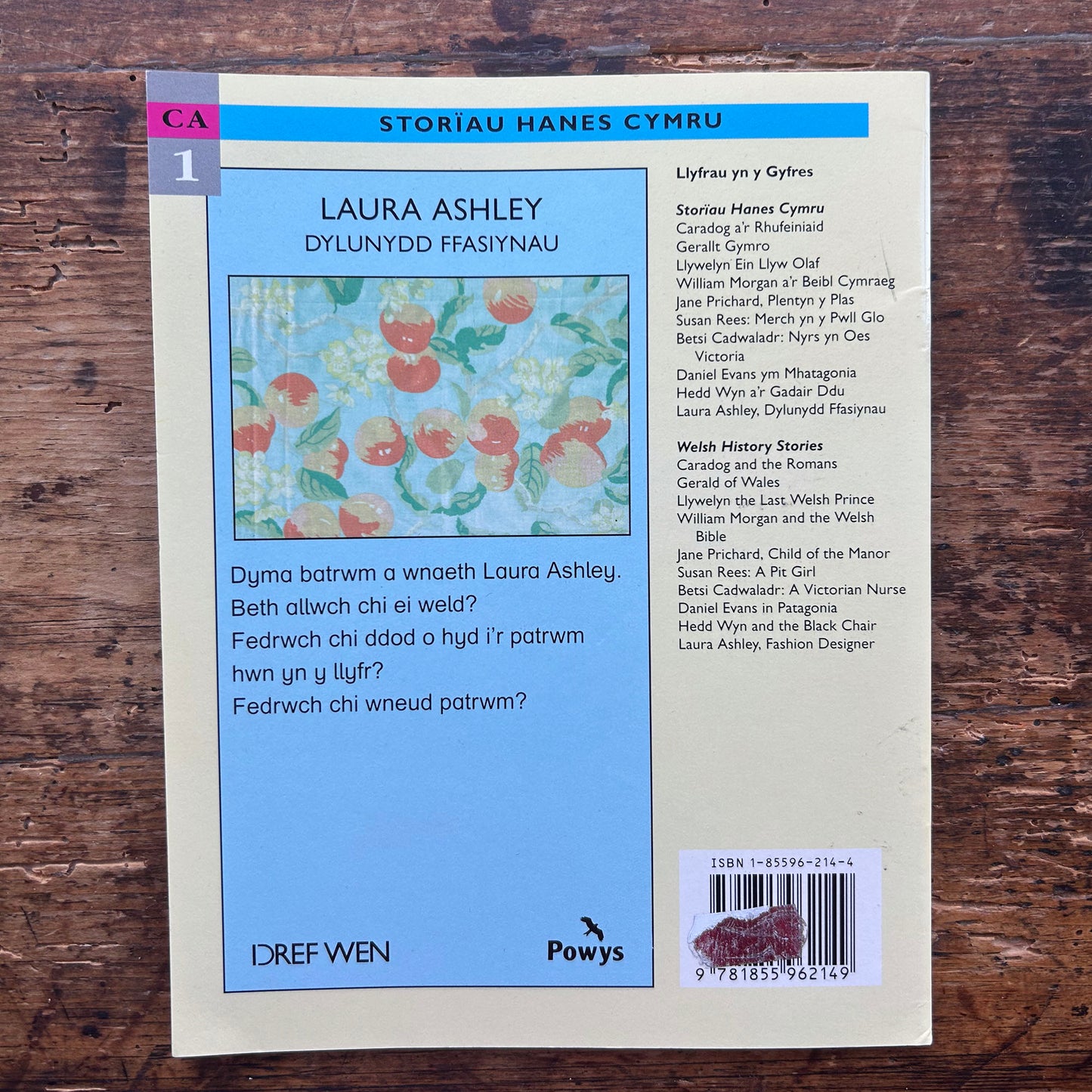 Laura Ashley - Dylunydd Ffasiynau (Preloved)