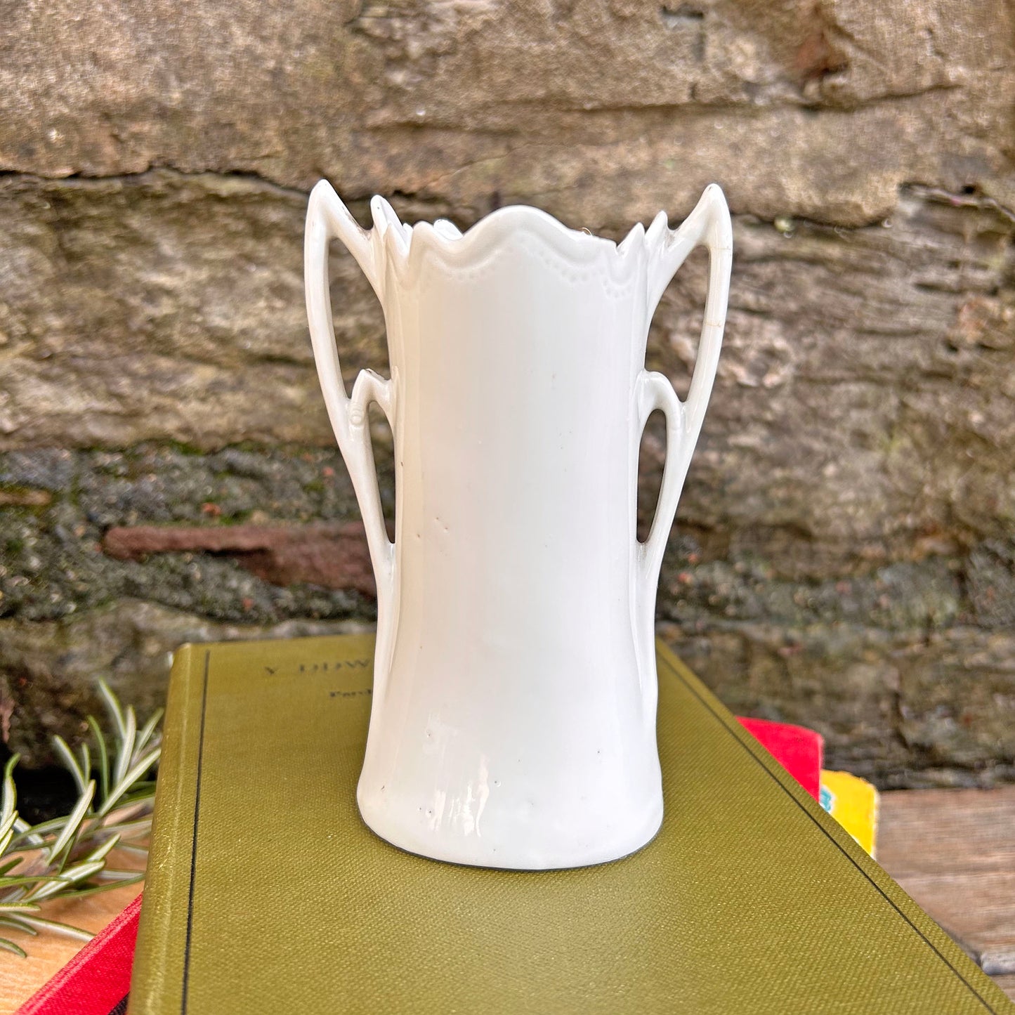 Jwg Cregyn - Gwisgoedd Cymreig - Parti Nyddu Cymru - Cofrodd Hynafol (Wedi'i Ail-law)