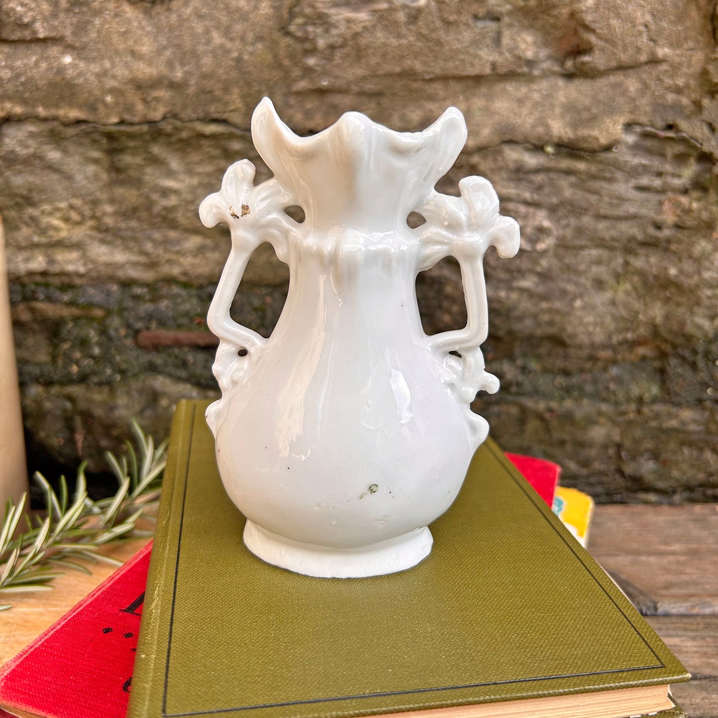 Jwg Cregyn - Gwisgoedd Cymreig - Parti Nyddu Cymru - Cofrodd Hynafol (Wedi'i Ail-law)