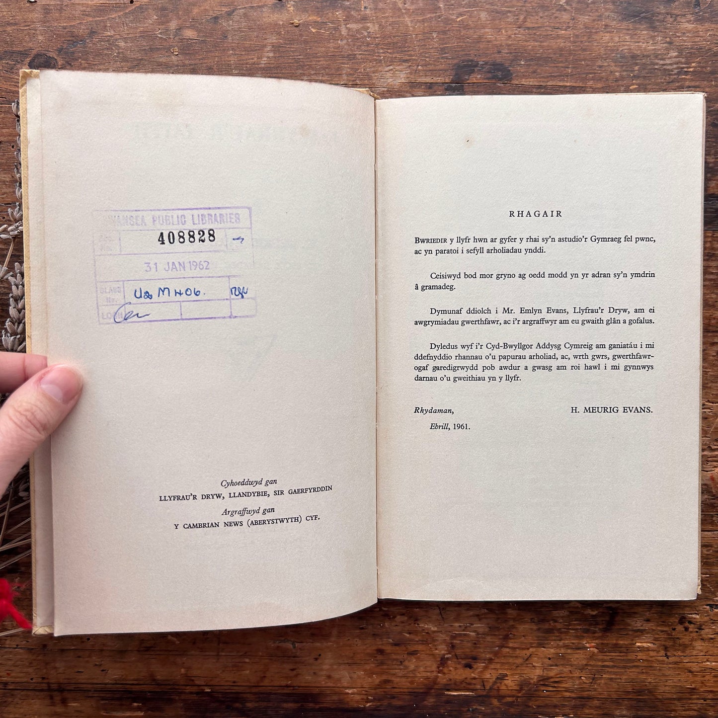 Llwybrau'r Iaith - H. Meurig Evans - 1961 1st ed. (Preloved)