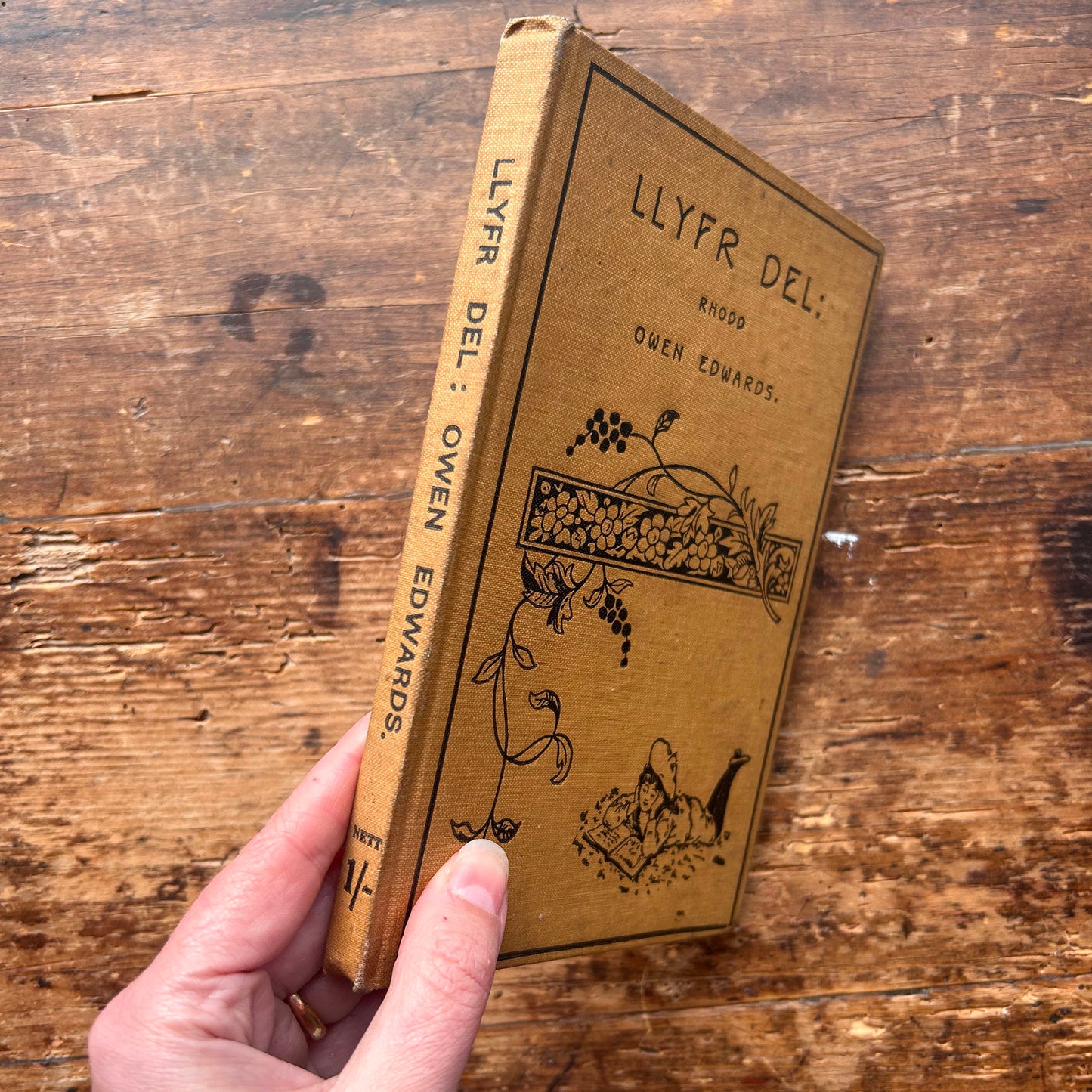 Llyfr Del: Rhodd Owen Edwards - 1911 (Preloved)
