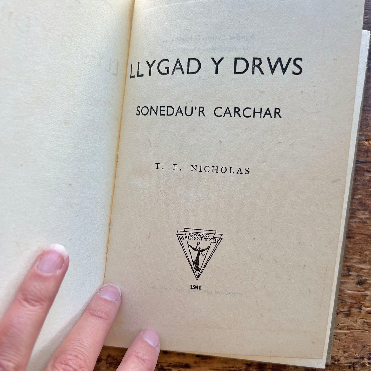 Llygad y Drws - Sonedau'r Carchar - T. E. Nicholas 1941 (Preloved)