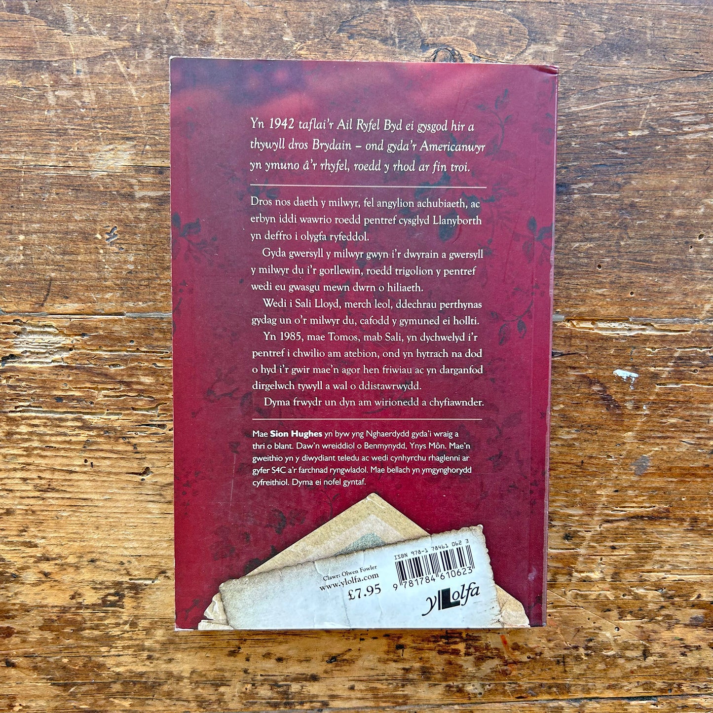 Llythyrau yn y Llwch - Sion Hughes - Welsh Thriller (Preloved)