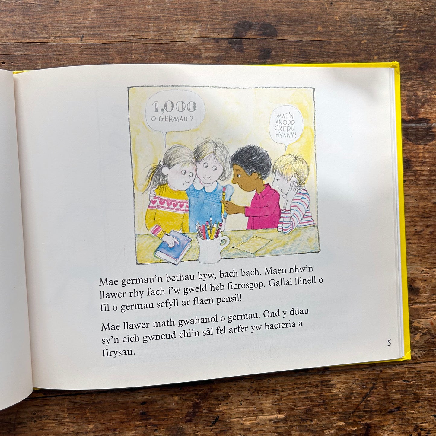 Mae Germau'n Fy Ngwneud I'n Sal! Germs Make Me Sick - Golwg Gyntaf (Preloved)