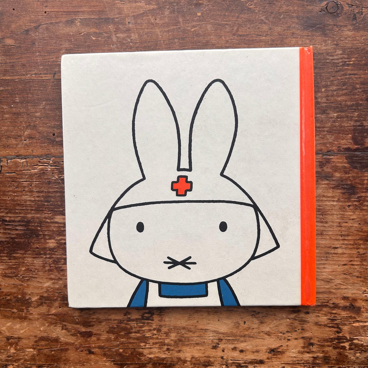 Miffi yn yr Ysbyty - Vinatge Welsh Miffy - 1976 (Preloved)