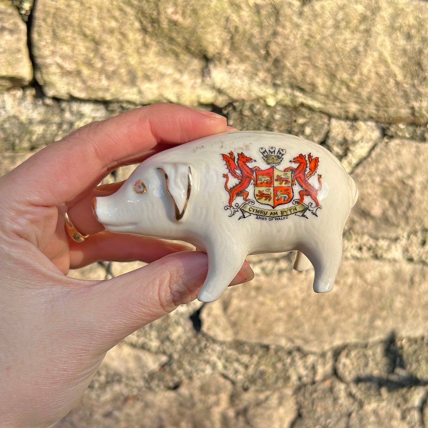 Miniature Pig - Crested Victoria China - Cymru am Byth - Antique (Preloved)