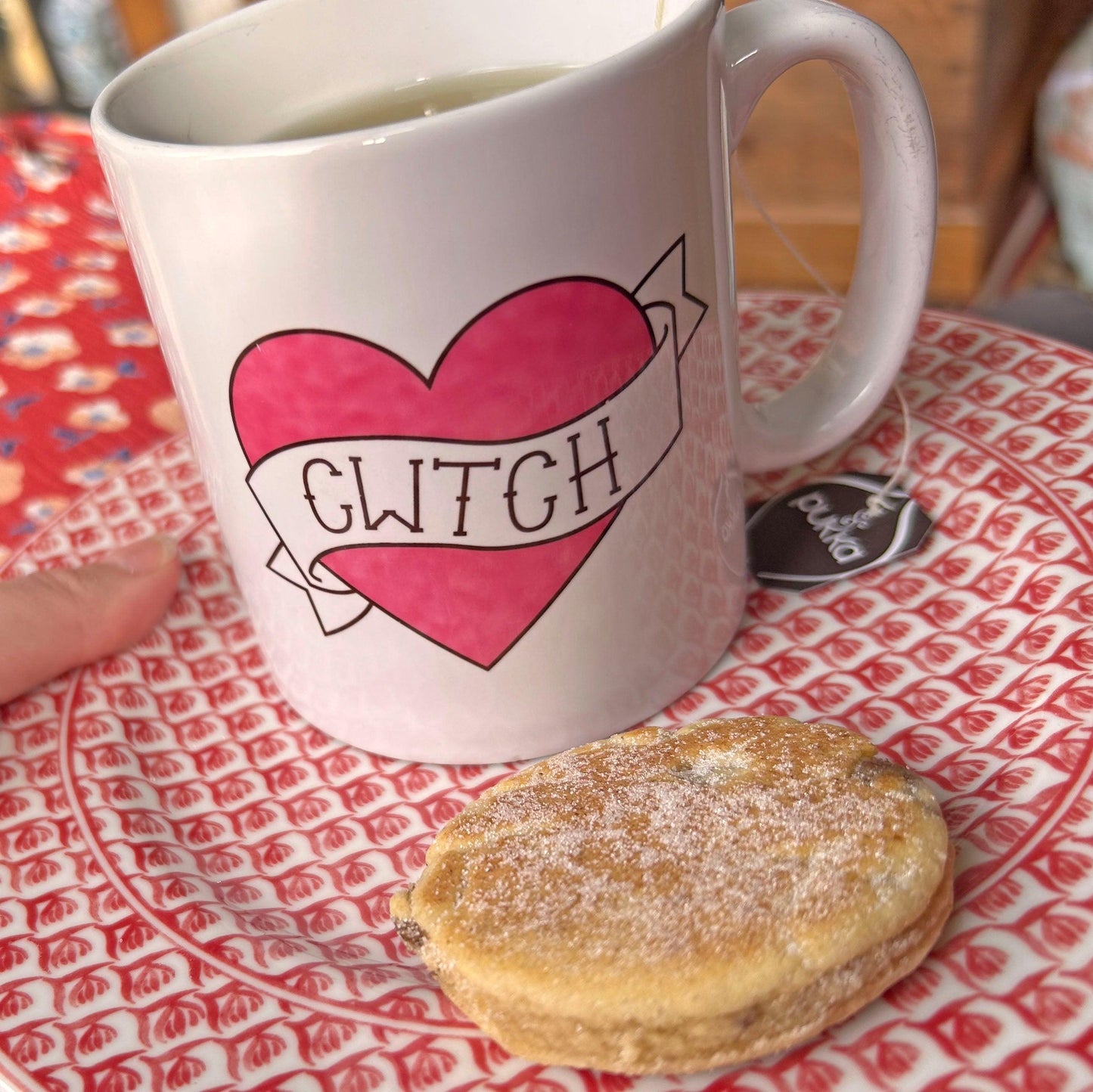 Mug - Vintage Tattoo Heart - Cwtch / Cuddle