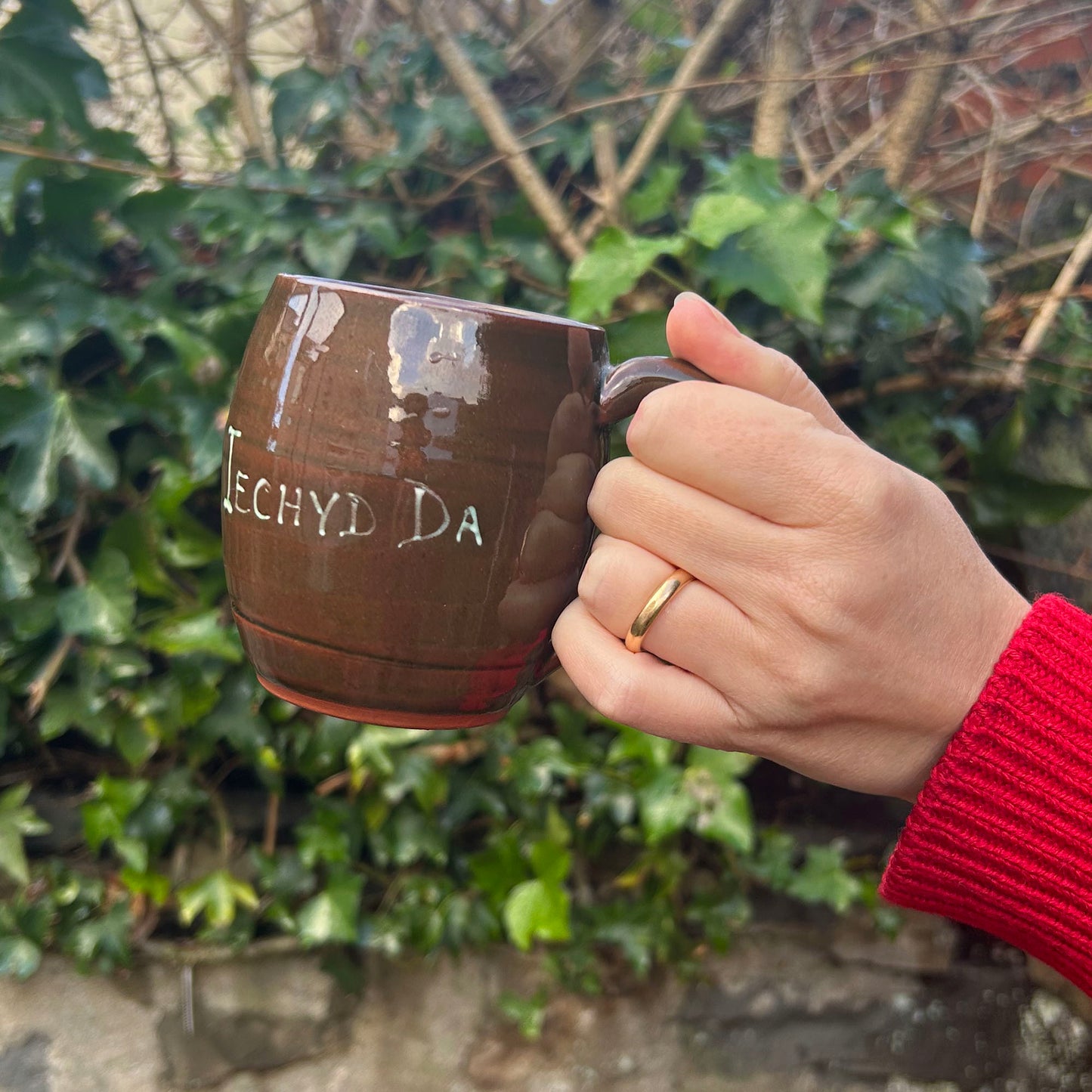 Mug - Welsh Studio Pottery - Iechyd Da (Preloved)