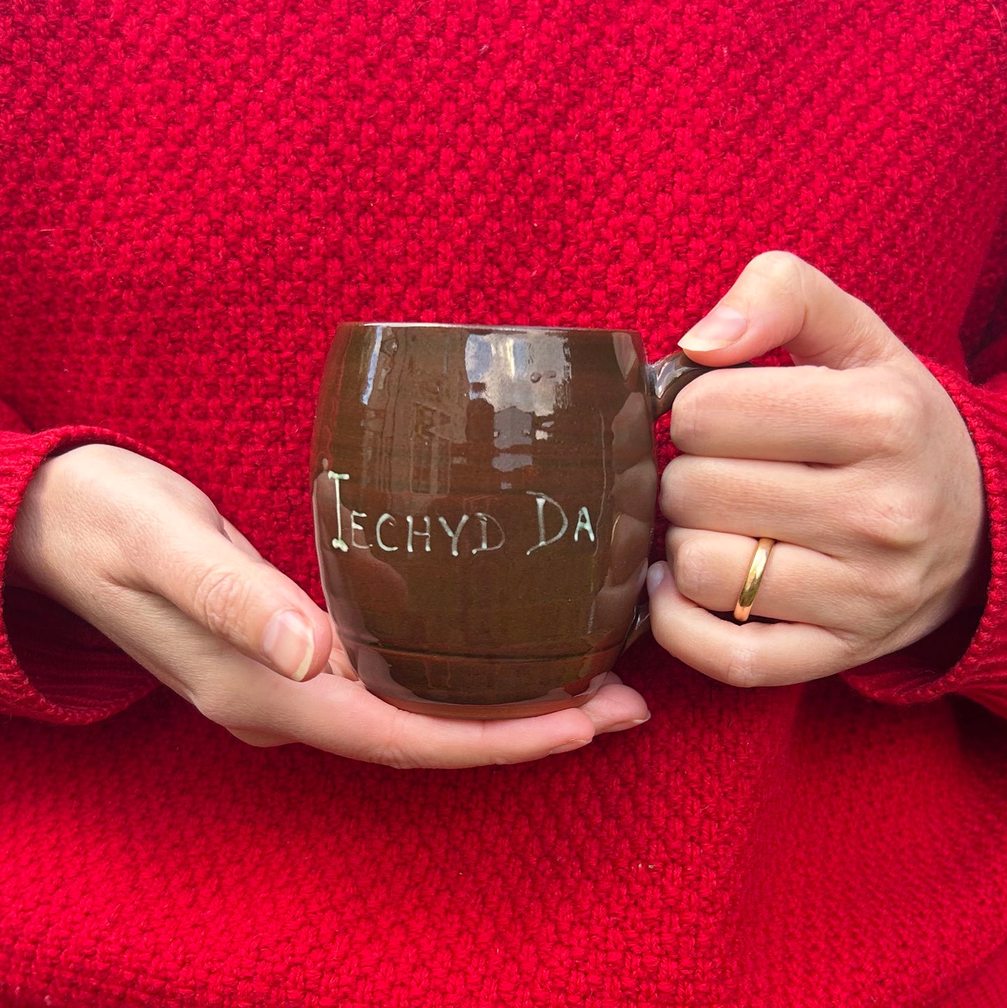 Mug - Welsh Studio Pottery - Iechyd Da (Preloved)