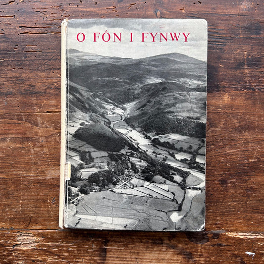 O Fôn i Fynwy - Prose & Poetry - John Davies 1962 (Preloved)