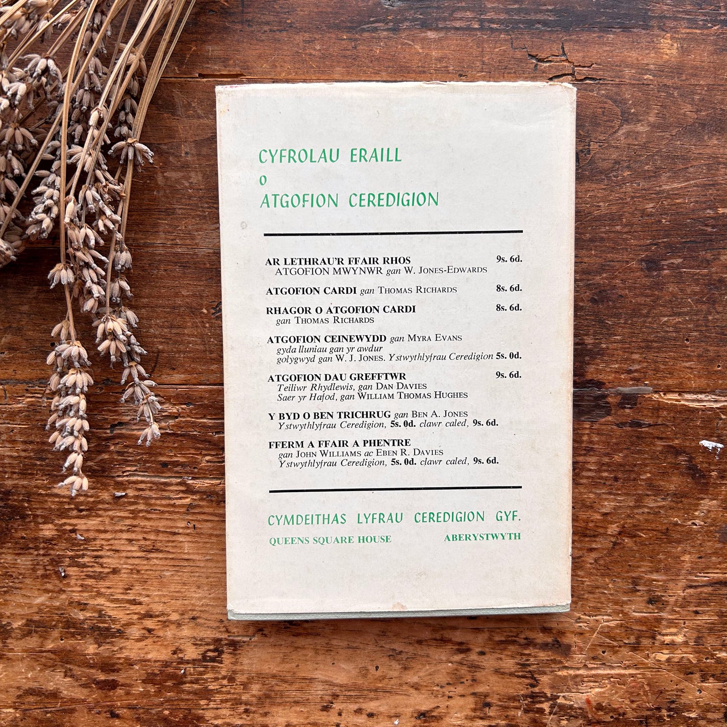 O Gwmpas Pumlumon - J. M. Davies 1966 1st edition (Preloved)