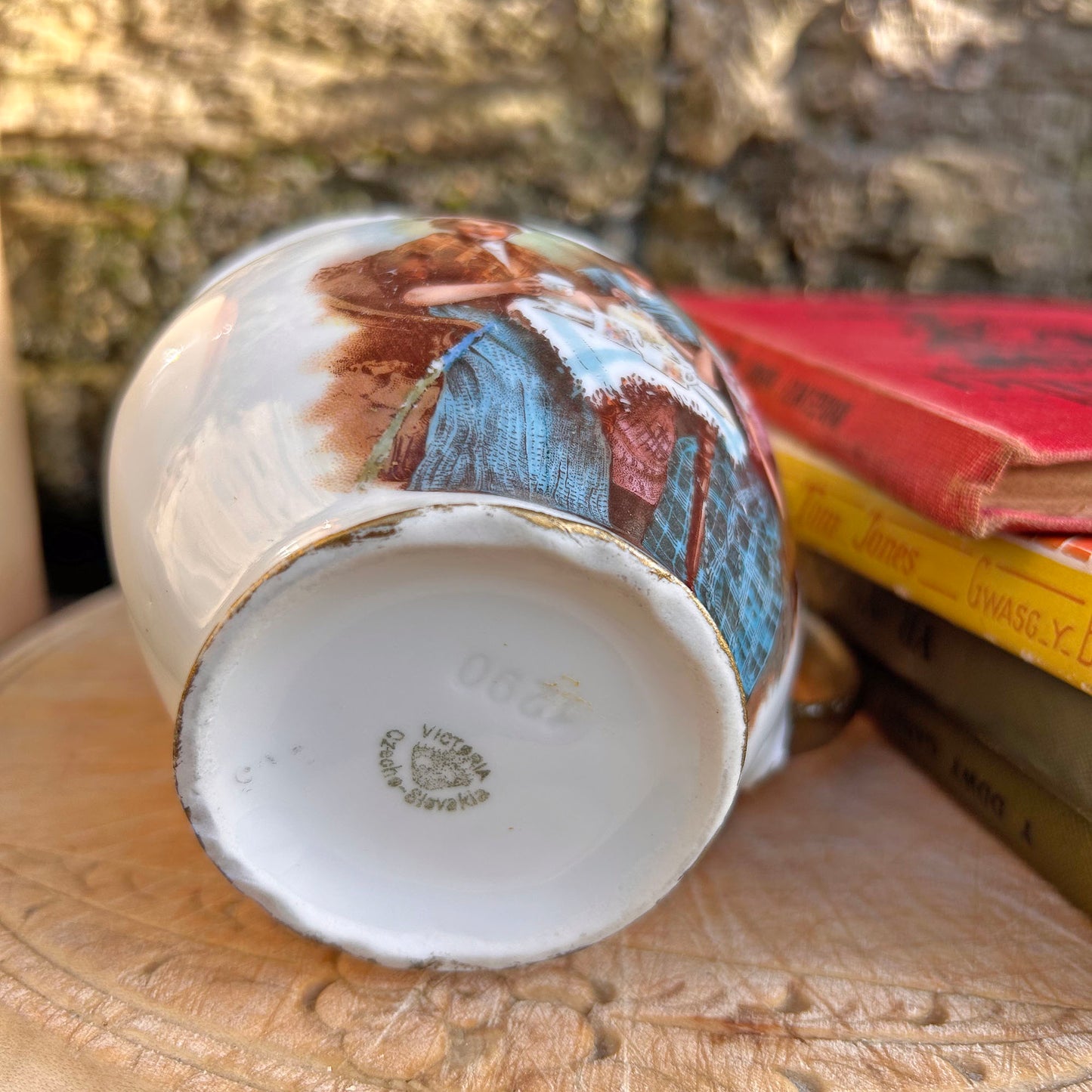 Jwg Cregyn - Gwisgoedd Cymreig - Parti Nyddu Cymru - Cofrodd Hynafol (Wedi'i Ail-law)