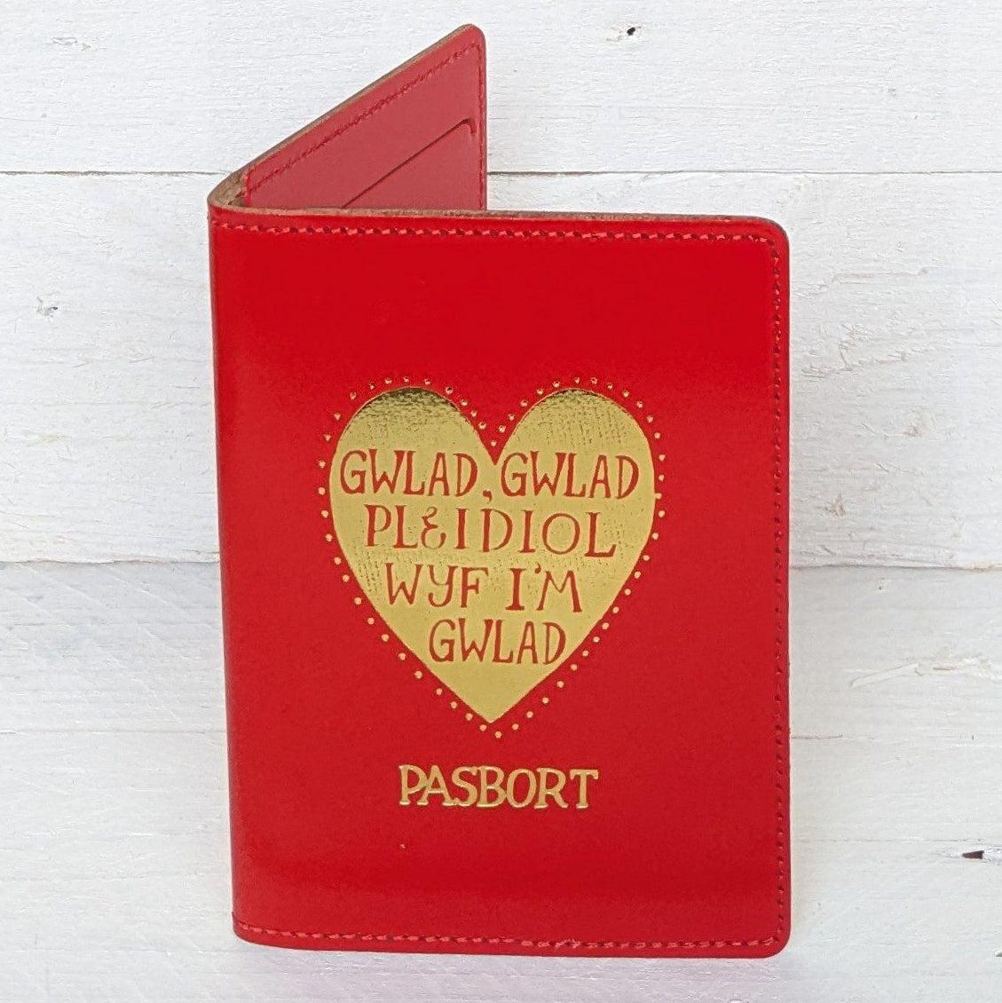 Passport Cover - Welsh National Anthem - Gwlad Gwlad - Red