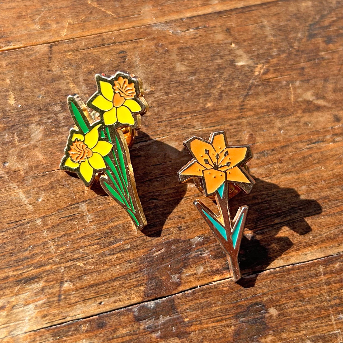 Pin Badge / Brooch - Enamel Metal - Welsh Daffodils x 2
