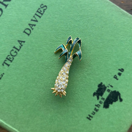 Bathodyn Pin / Broetsh - Marcasit Metel Enamel Hen Ffasiwn - Cenhinen Gymreig (Wedi'i Ail-law)