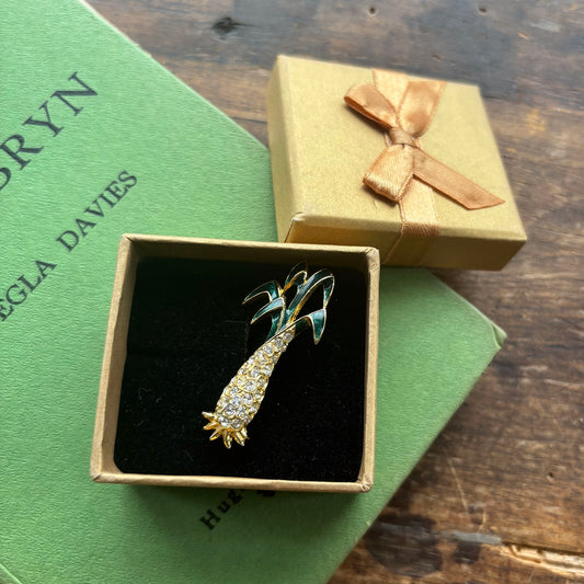Bathodyn Pin / Broetsh - Marcasit Metel Enamel Hen Ffasiwn - Cenhinen Gymreig (Wedi'i Ail-law)