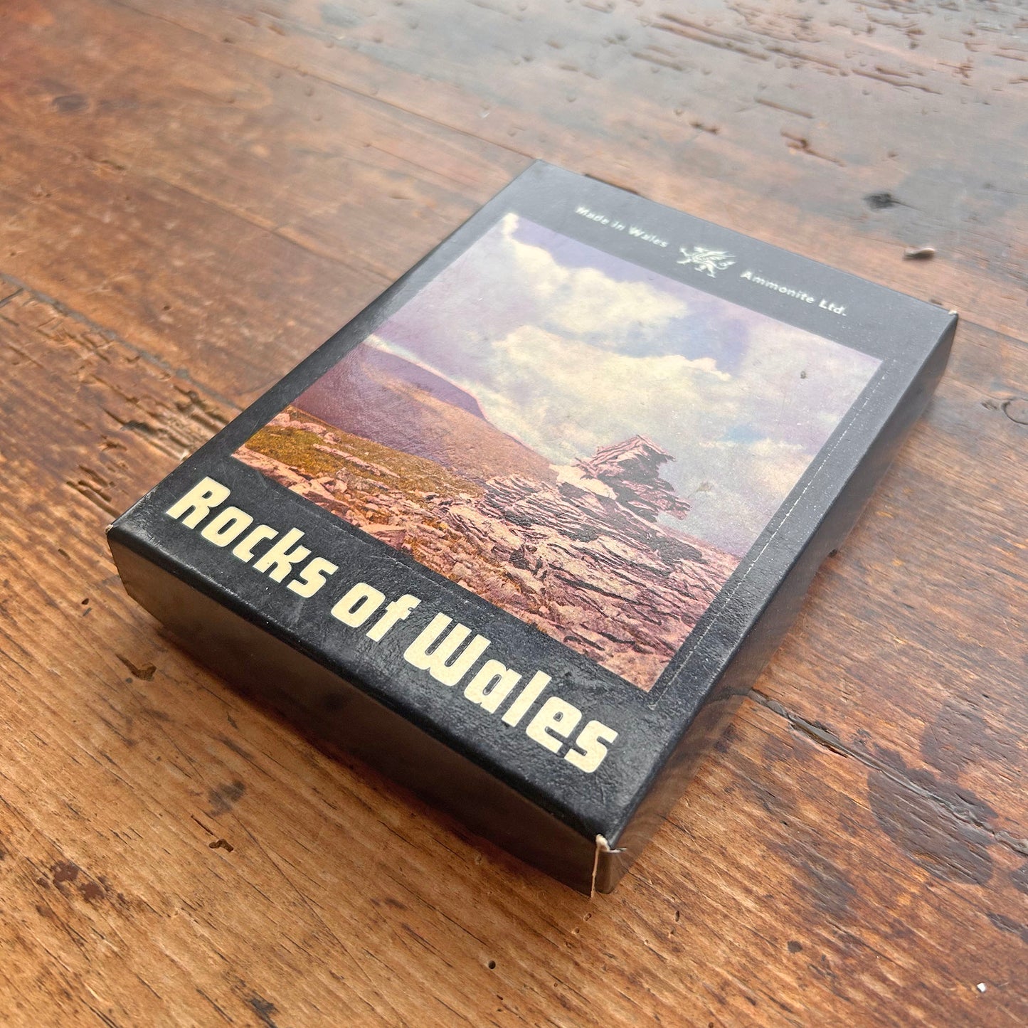 Rocks & Minerals of Wales - Geology Specimen Gift Box - Vintage - Ammonite Ltd. (Preloved)